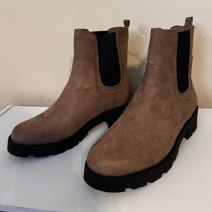 Suede women’s boots